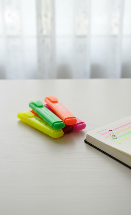 اقلام تظليل فسفور لتحديد الملاحظات والدراسة