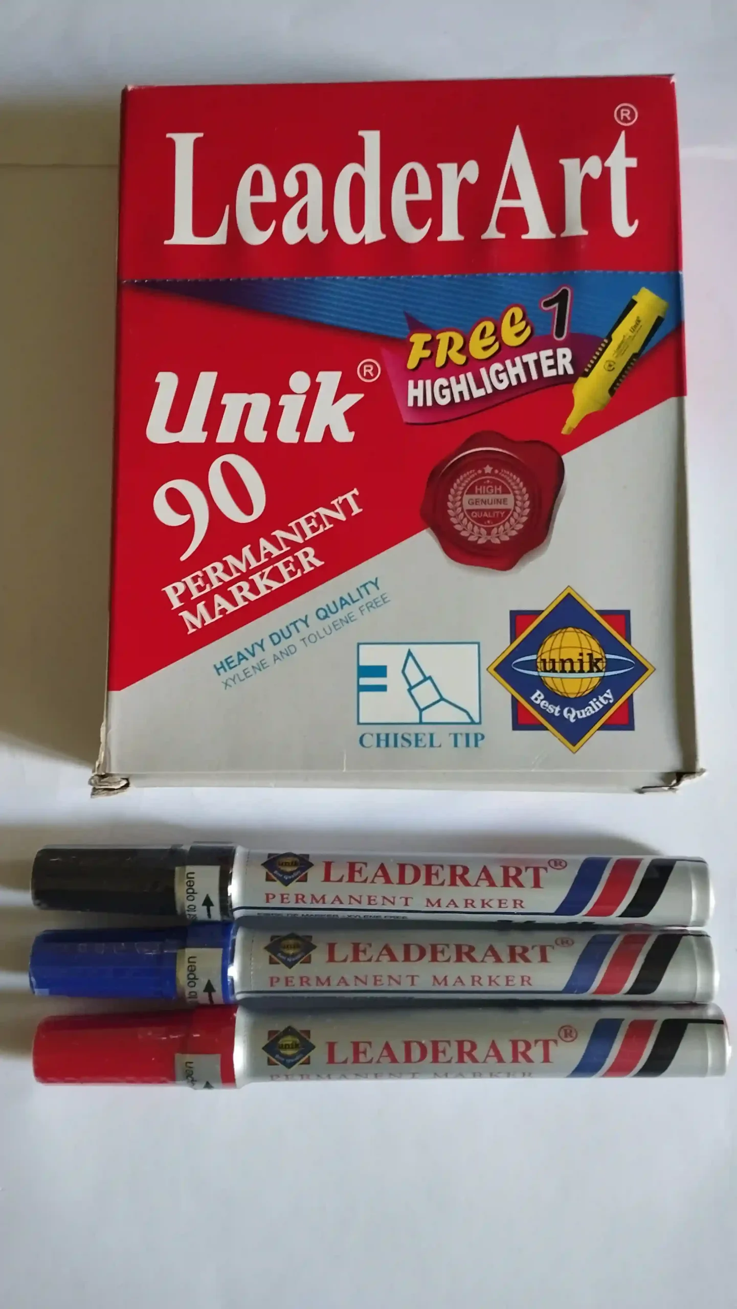 3 اقلام ماركر لوحه LeaderArt Unik 90 الوان مختلفه 3 اقلام ماركر لوحه LeaderArt Unik 90 الوان مختلفه احمر وازرق واسود الوصف: