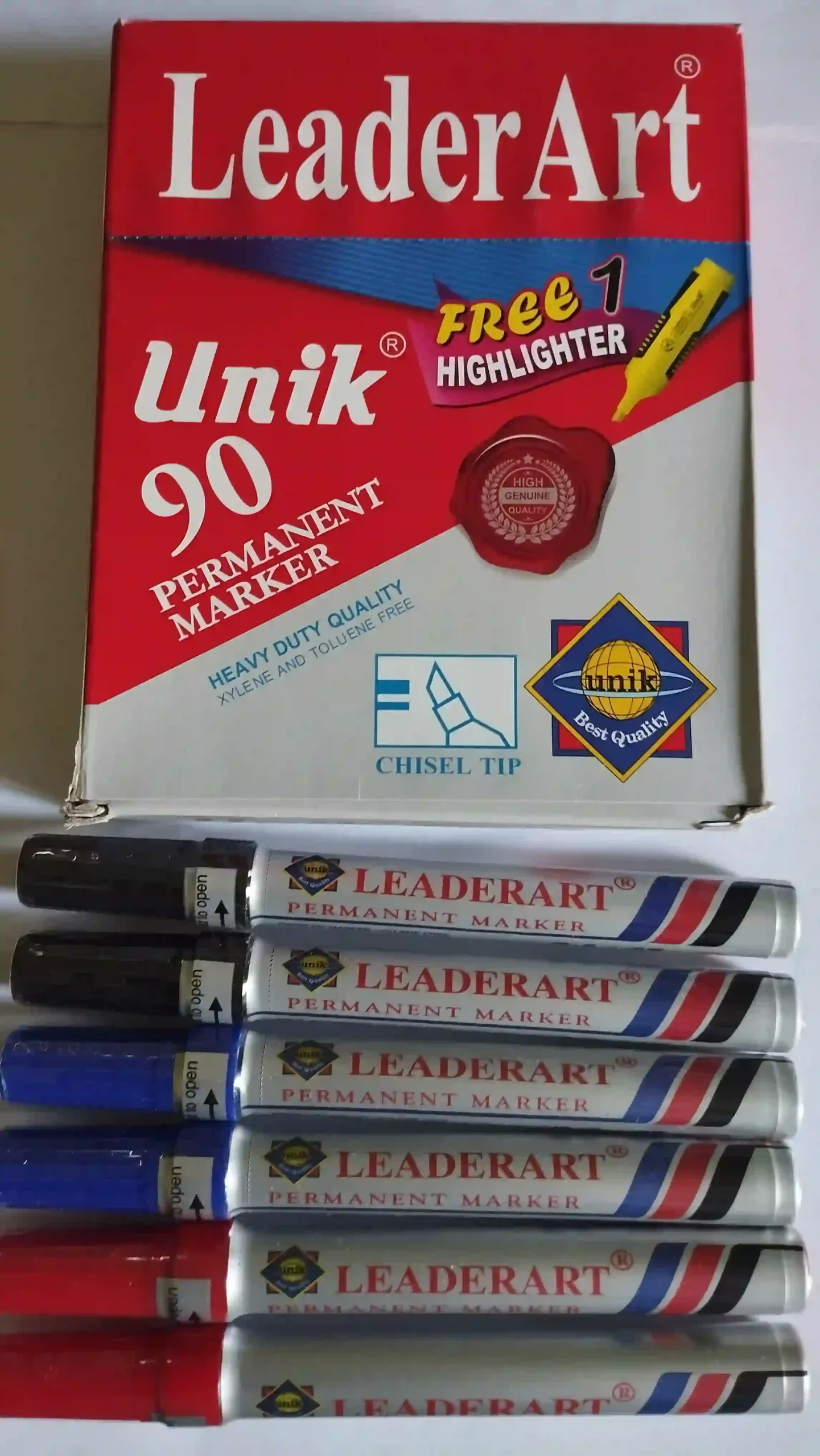6 اقلام ماركر دائم LeaderArt Unik 90 الوان متنوعه 6 اقلام ماركر دائم LeaderArt Unik 90 الوان متنوعه للكتابه على اللوحات