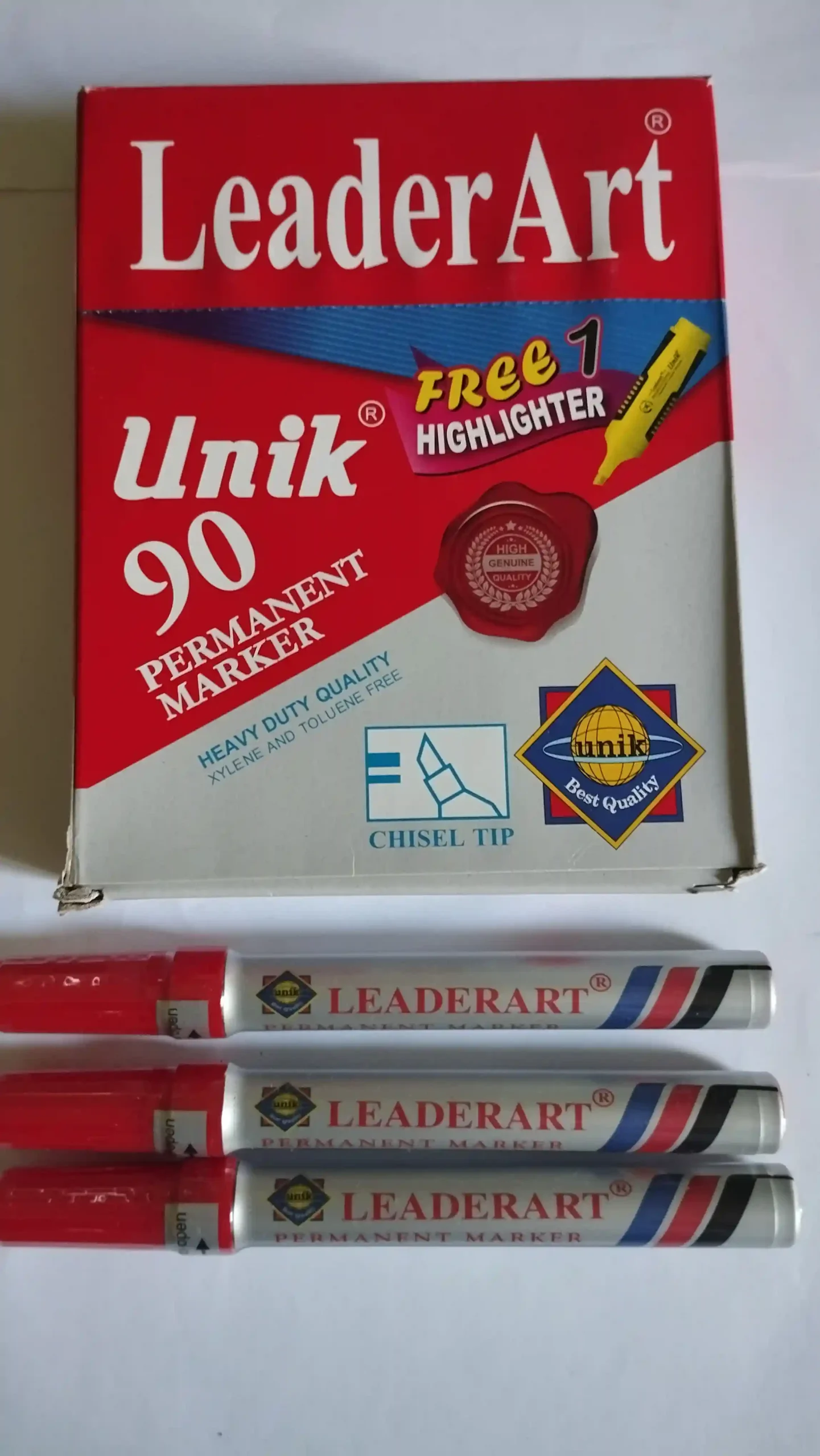 3 اقلام لوح دائم LeaderArt Unik 90 احمر 3 اقلام لوح دائم LeaderArt Unik 90 احمر بسن عريض للكتابه على اللوحات
